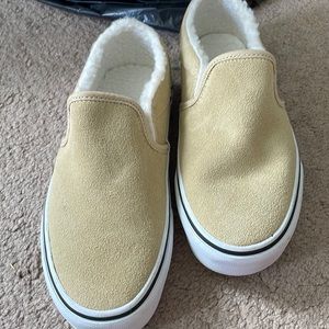 Vans suede and faux fur lined women’s 5.5